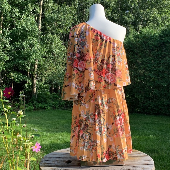 Asos | Pleated one shoulder dress - Picture 4 of 9